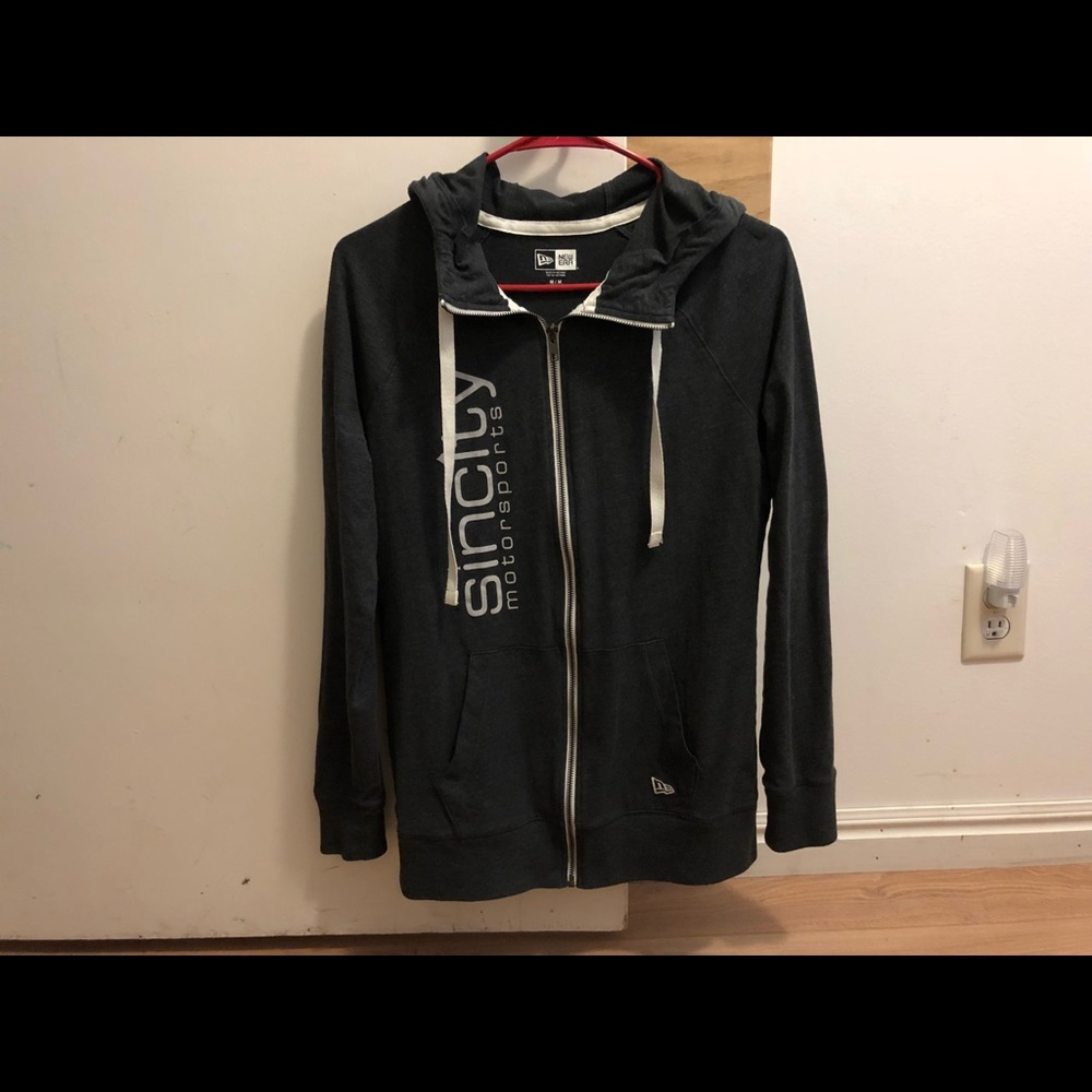 ❌⭕️❌⭕️super cute zip up.